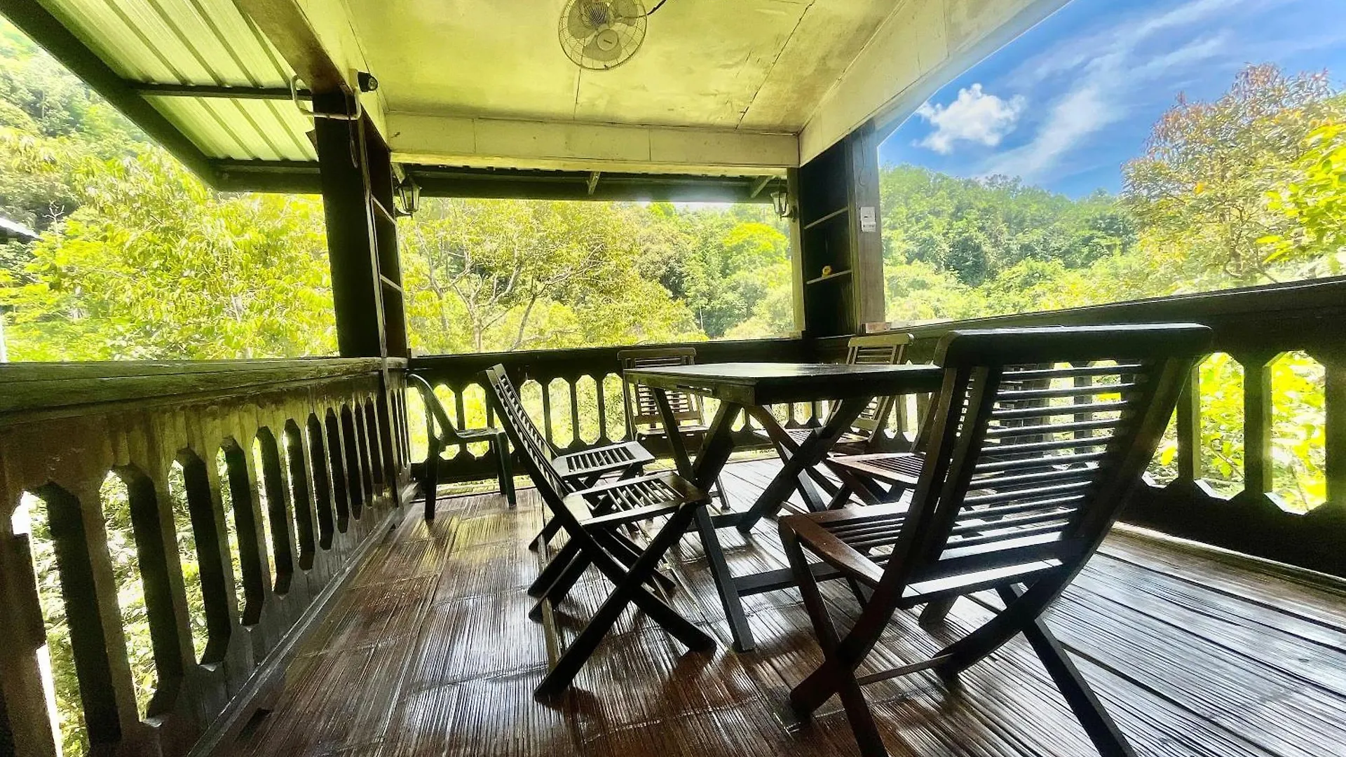 Nuluhon Garden Retreat House Hostel Kota Kinabalu 0*,  Malaysia