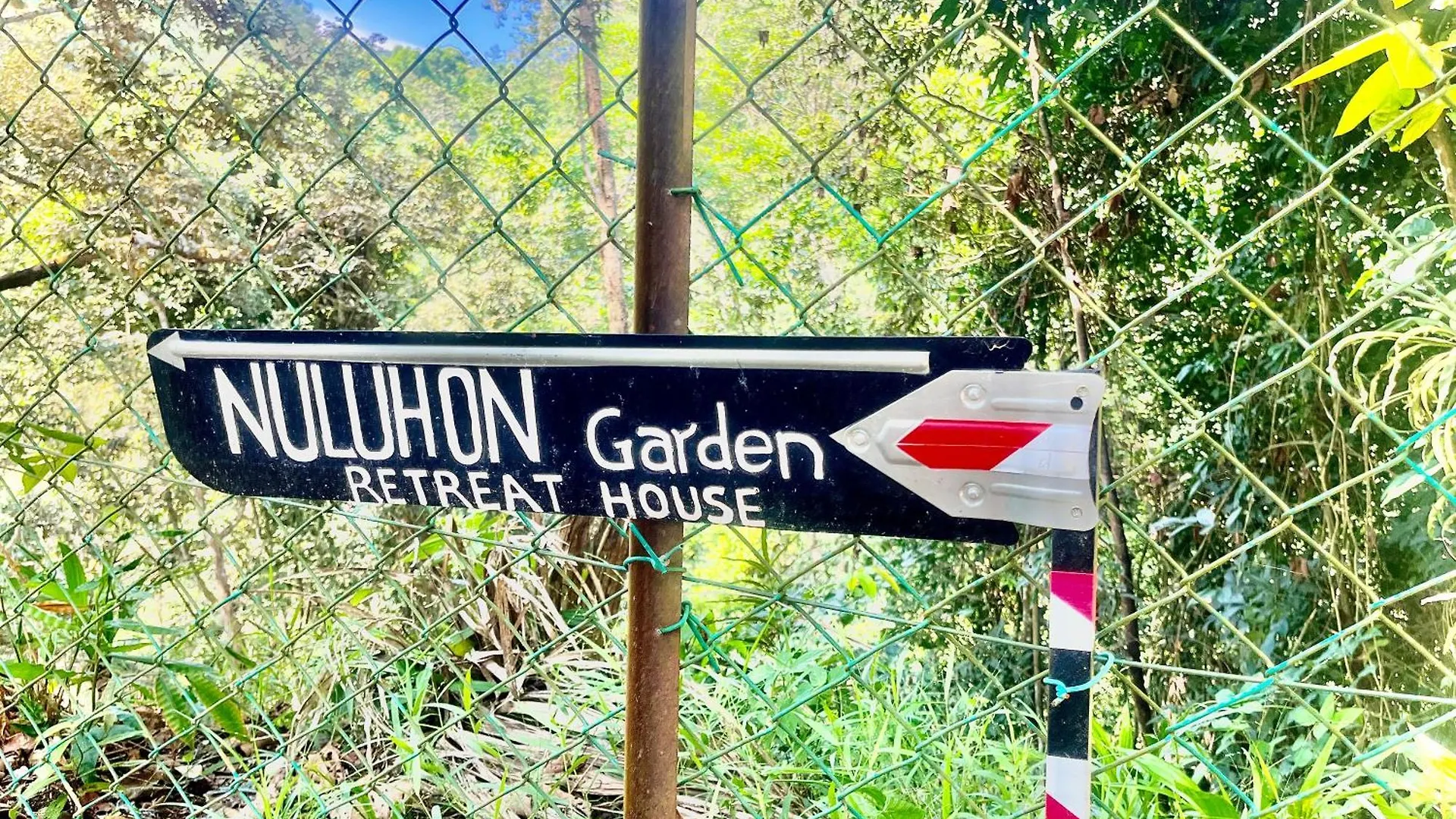Nuluhon Garden Retreat House Hostel Kota Kinabalu Malaysia