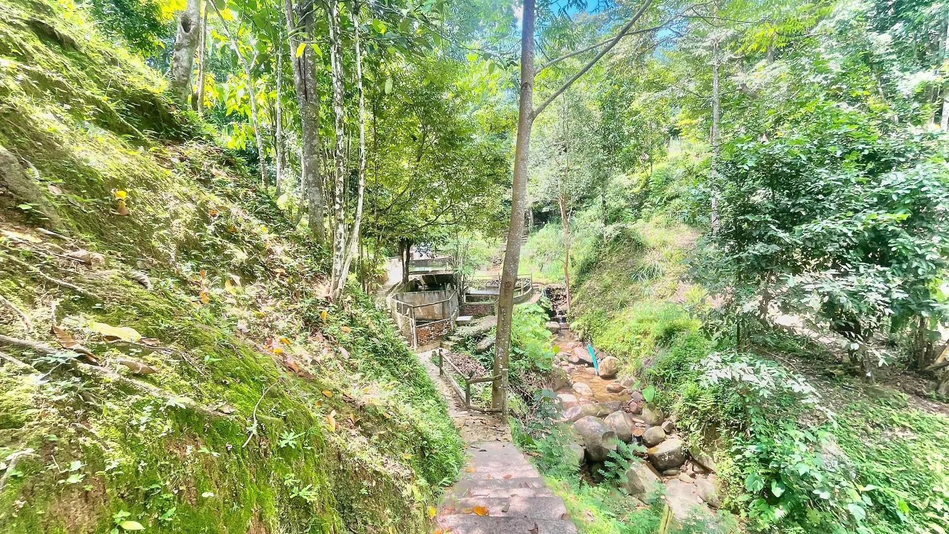Nuluhon Garden Retreat House Hostel Kota Kinabalu