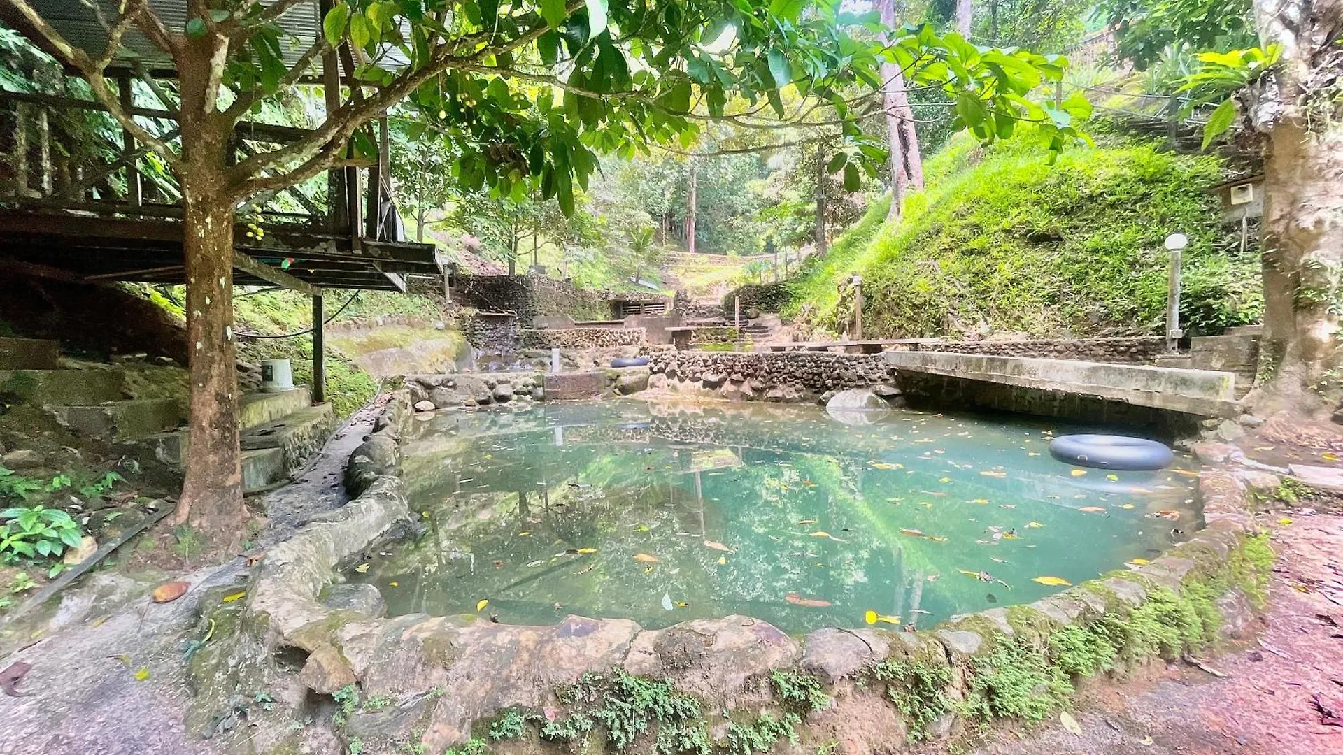 Nuluhon Garden Retreat House Hostel Kota Kinabalu