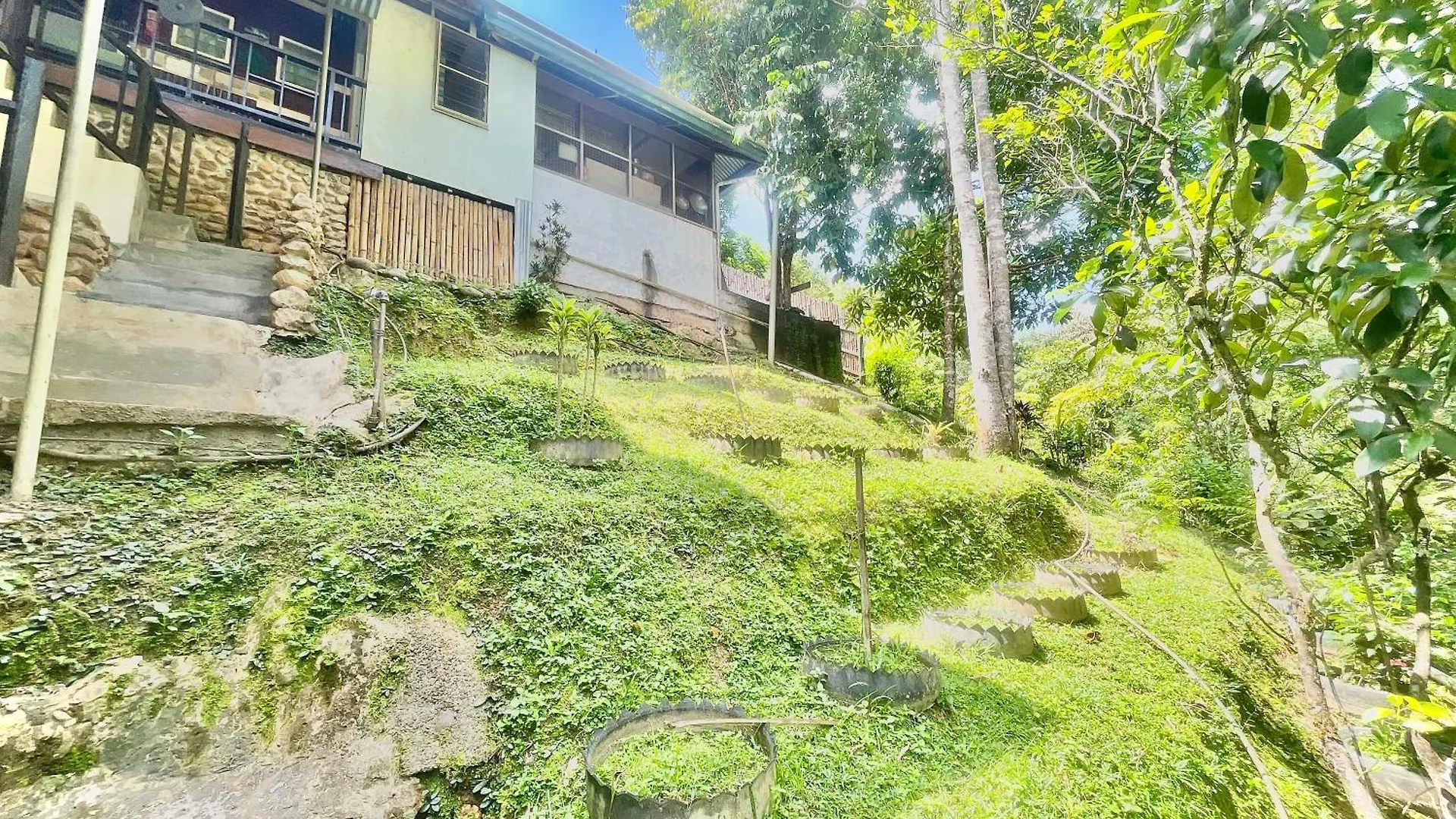 Nuluhon Garden Retreat House Hostel Kota Kinabalu 0*,  Malaysia