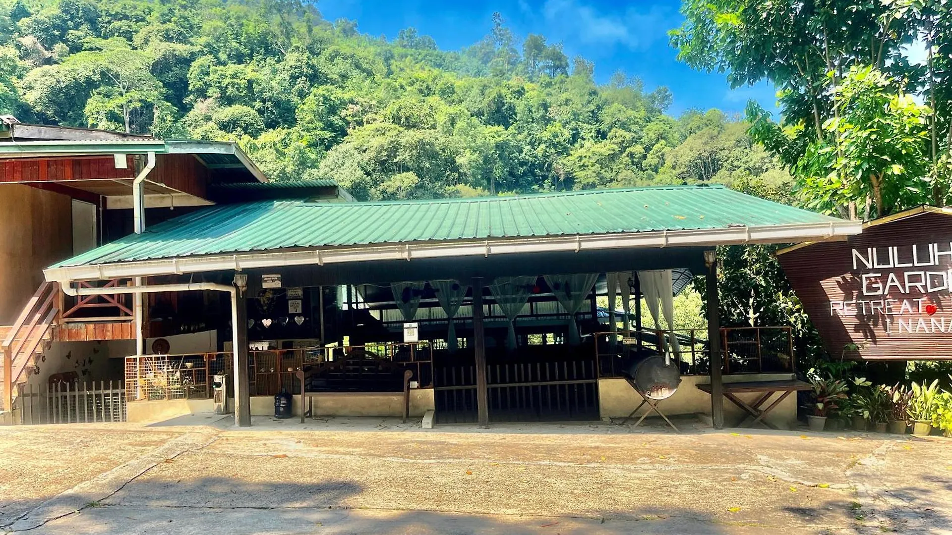 Nuluhon Garden Retreat House Hostel Kota Kinabalu